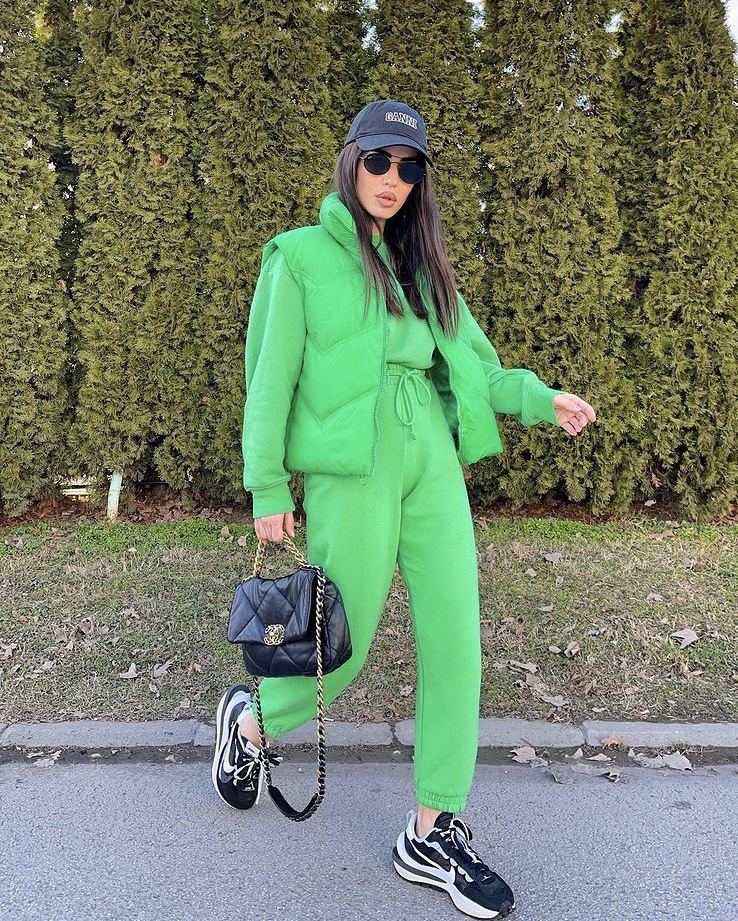 Chic Monochrome Green Outfits That Prove The Trend Is Here To Stay | Le ...